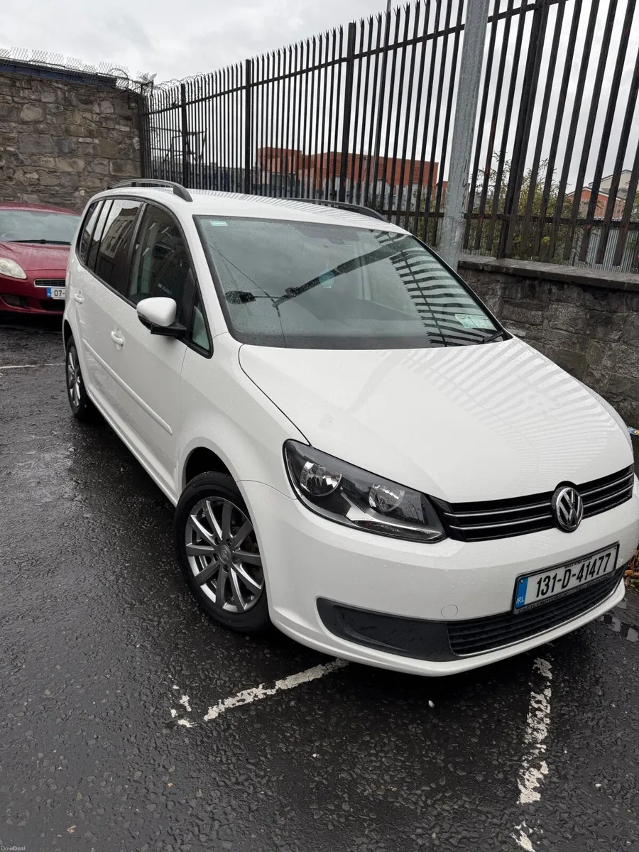 Volkswagen Touran 2013 - Image 1