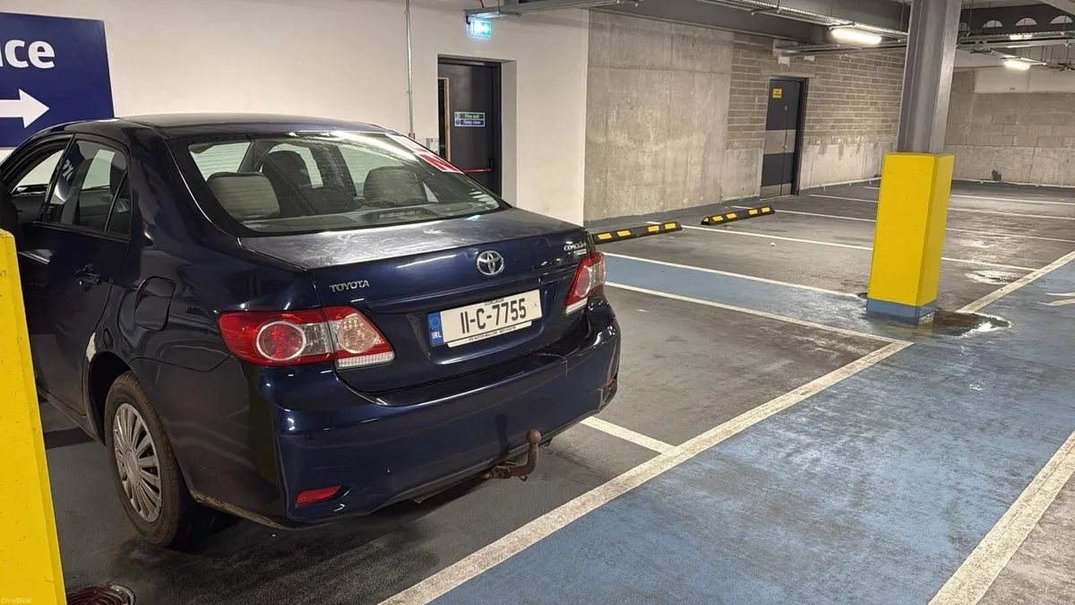 Toyota Corolla 2011 1.4 diesel manual - Image 4