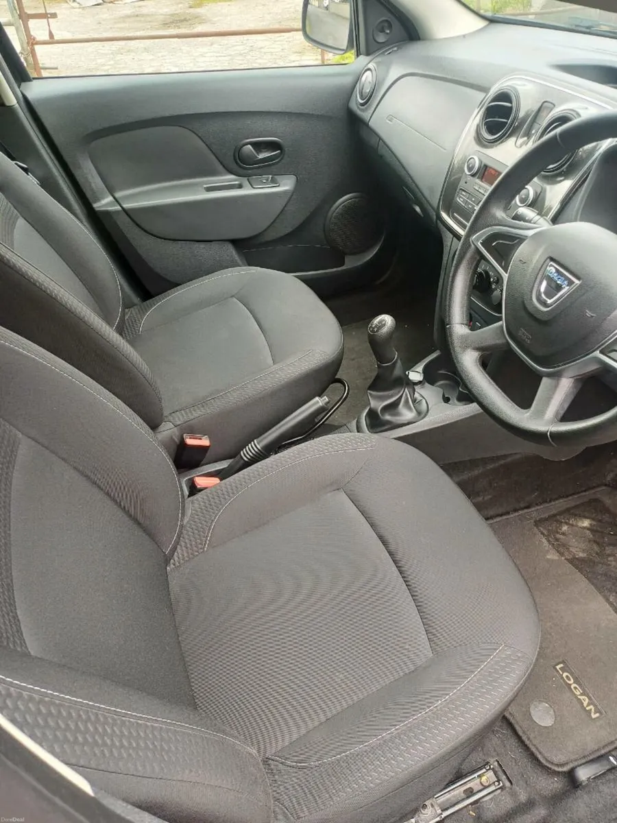 DACIA LOGAN 2018 ONLY 100KM NEW NCT 1/28 - Image 4