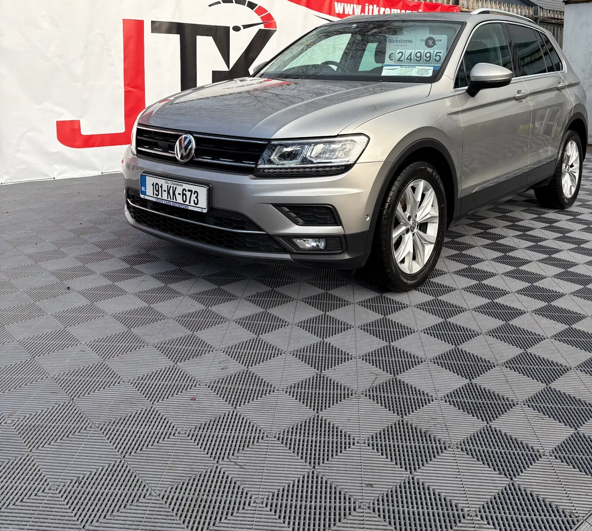 Volkswagen Tiguan 2019 - Image 3