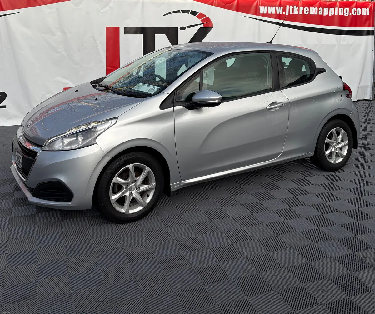 Peugeot 208 2016 - Image 1