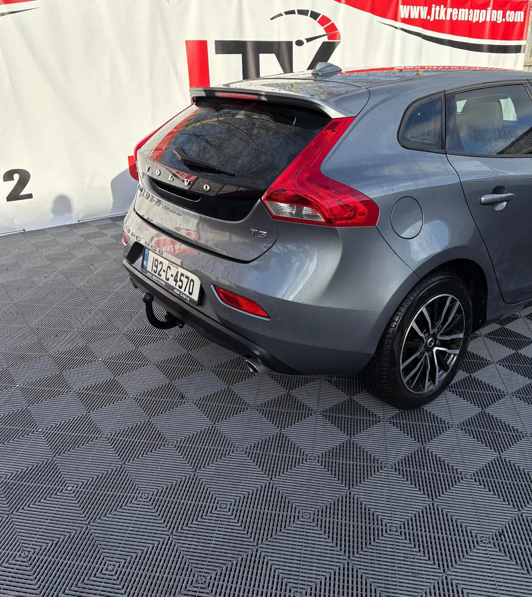 Volvo V40 2019 - Image 3