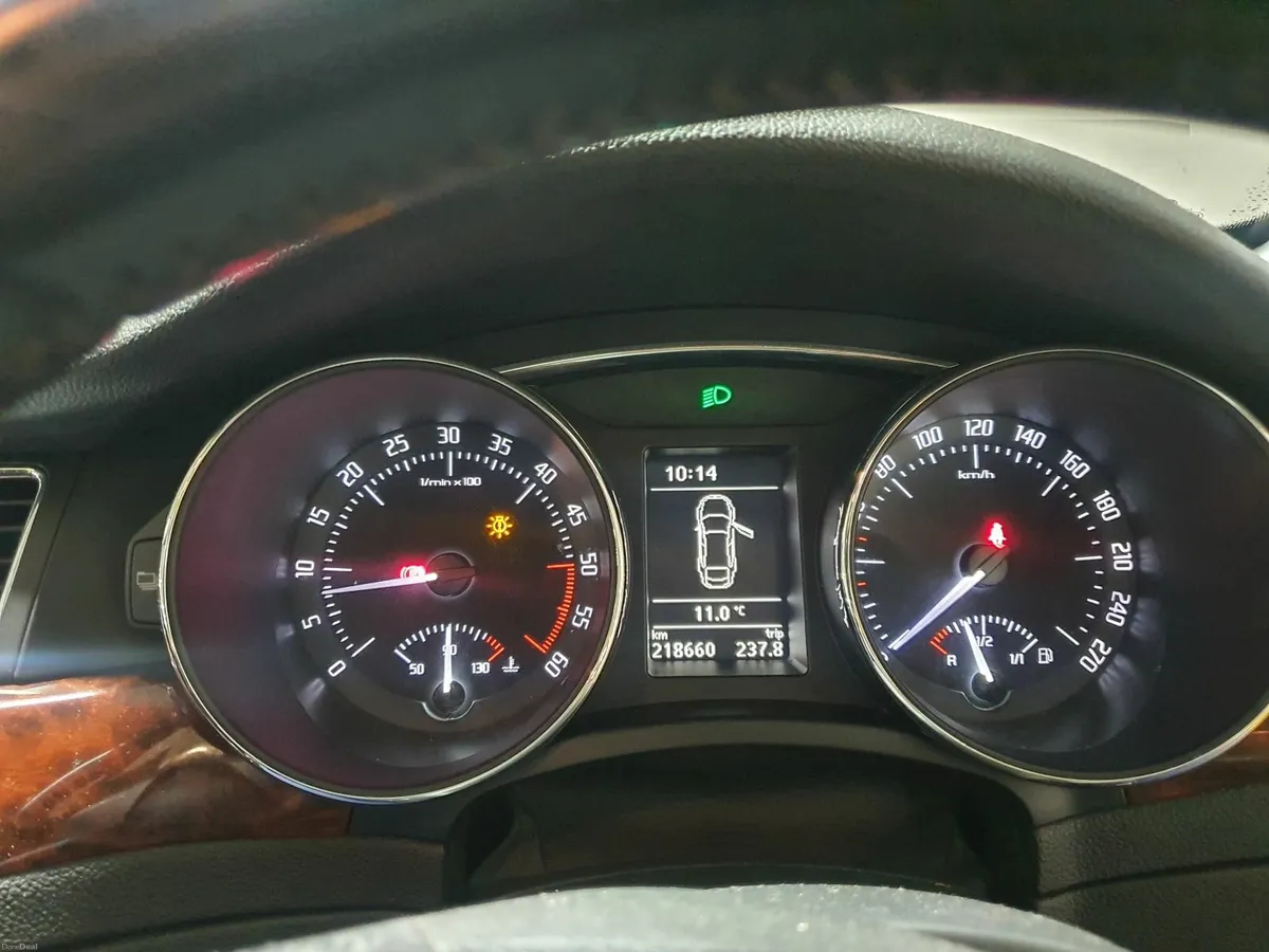 Skoda Superb 2012 - Image 4