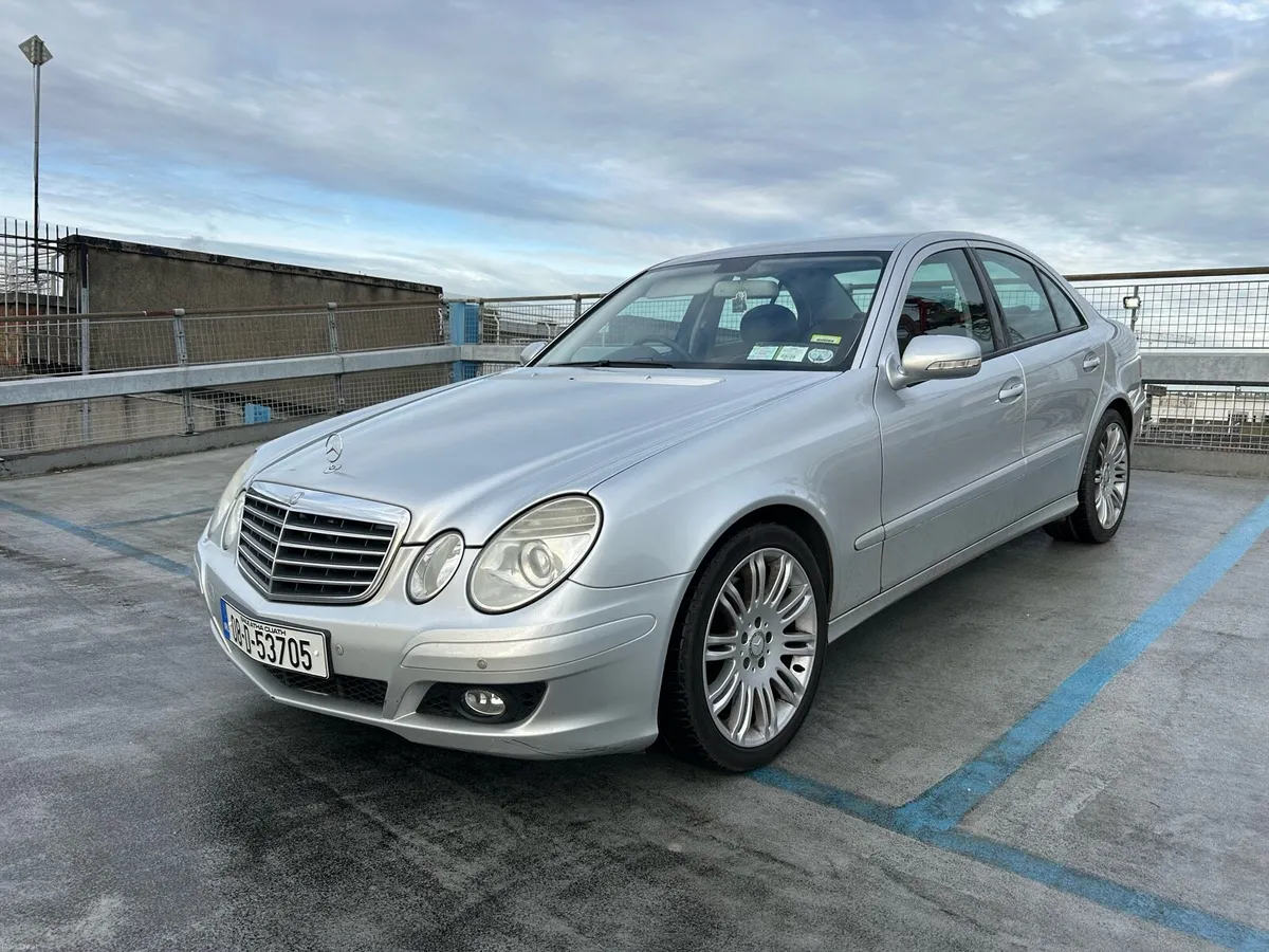 2008 Mercedes-Benz E-Class E200 Kompressor Sport - Image 1