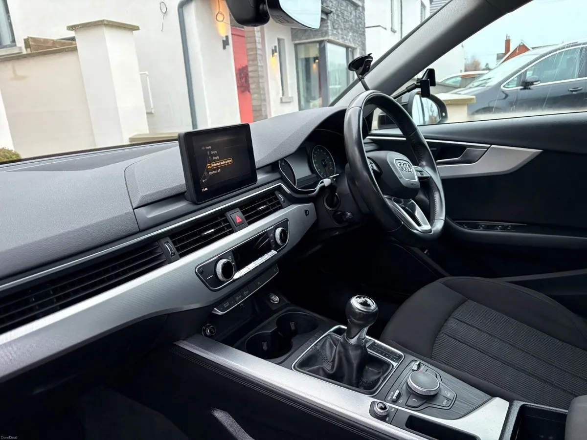 Audi A4 2018 - Image 3