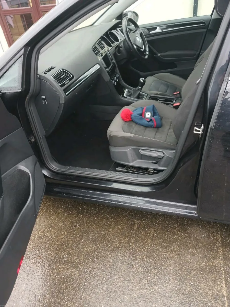 Golf 1.6 diesel estate - Image 2
