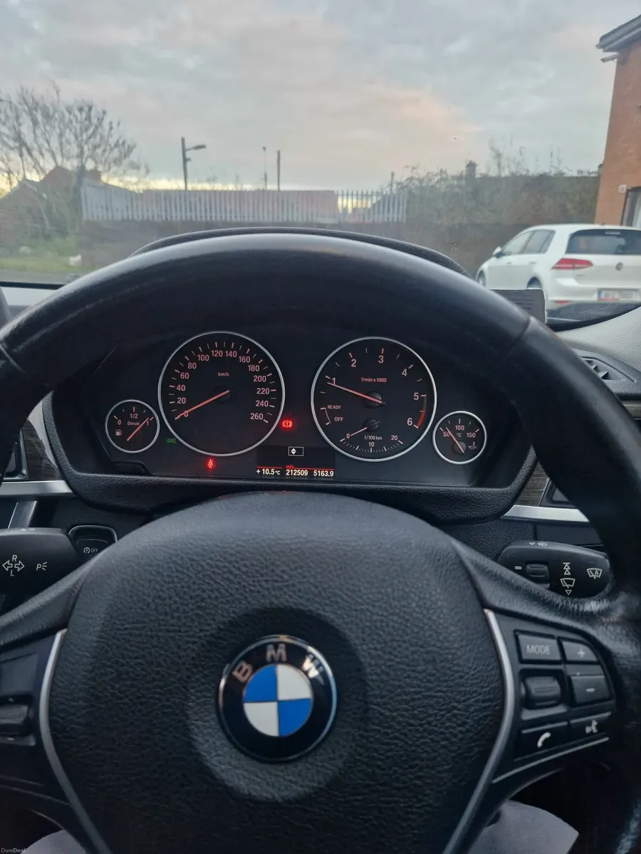 BMW 3-Series 2012 - Image 4