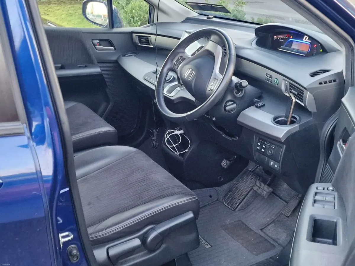 Honda Freed 2015 1.5L Hybrid 92k km WARRANTY - Image 4