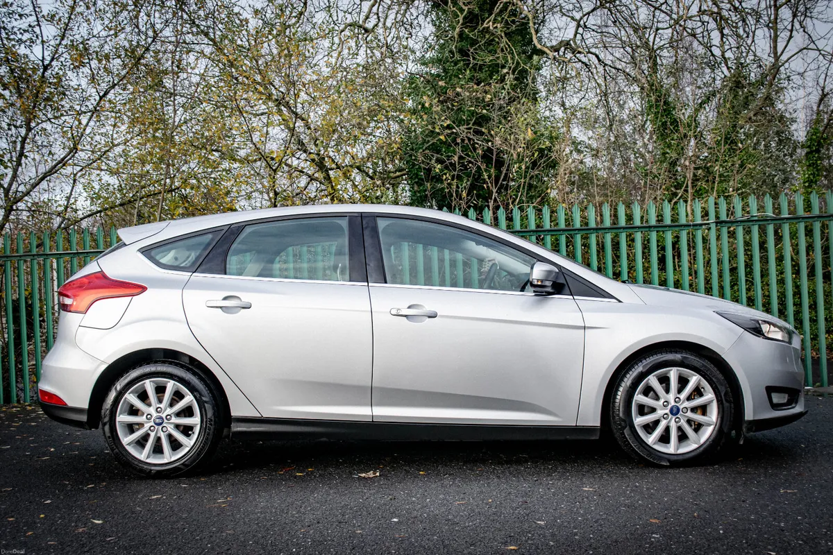 2015 FORD FOCUS TITANIUM 1.6 TDCI *LOW MILEAGE* - Image 6