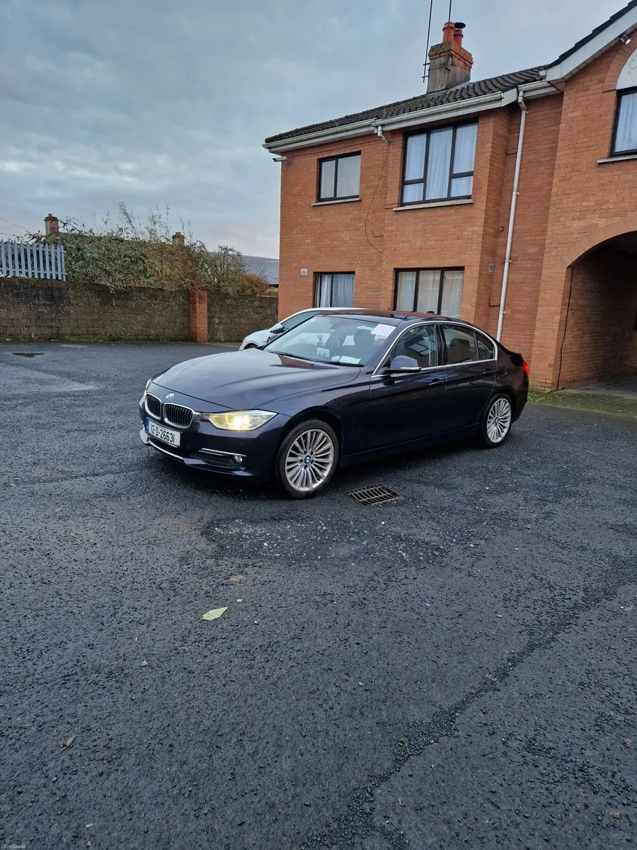 BMW 3-Series 2012 - Image 2