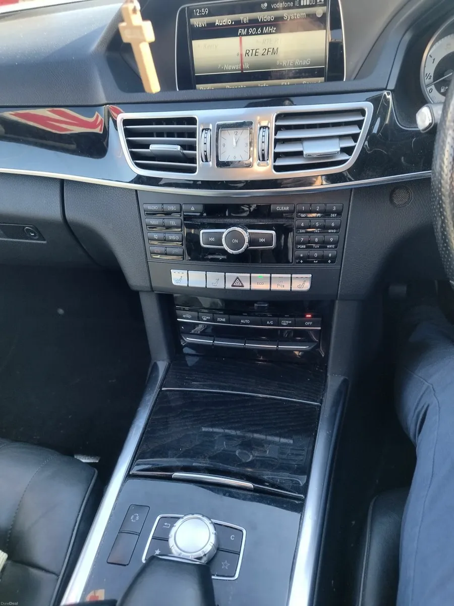 Mercedes-Benz E-Class 2013 - Image 3