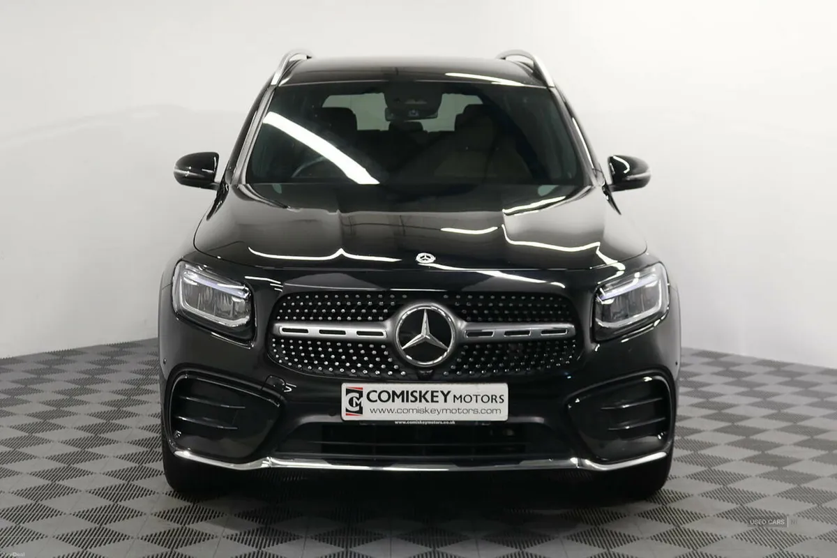 Mercedes-Benz GLB 200 MHEV AMG Line - Image 2