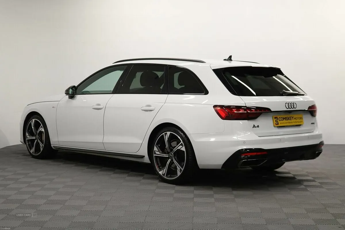 Audi A4 Avant TDI 40 Black Edition S Tronic Quattr - Image 4