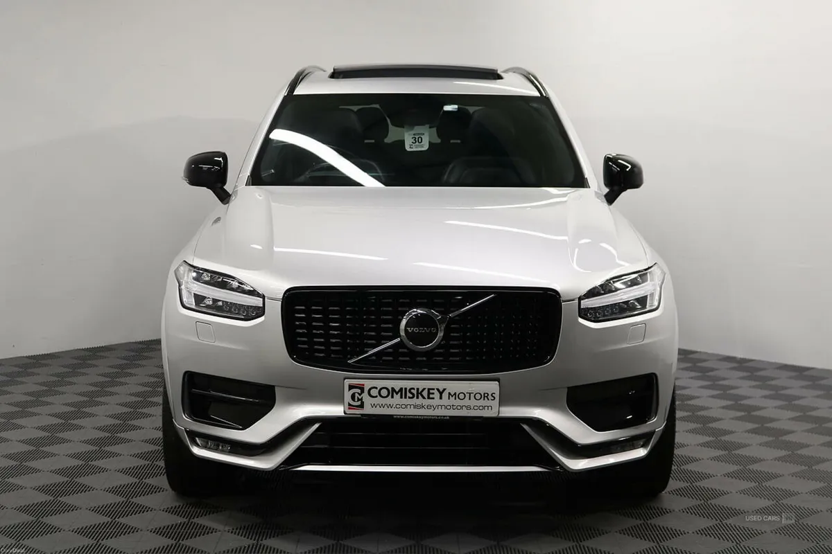 Volvo XC90 B5 MHEV R-Design Pro - Image 2