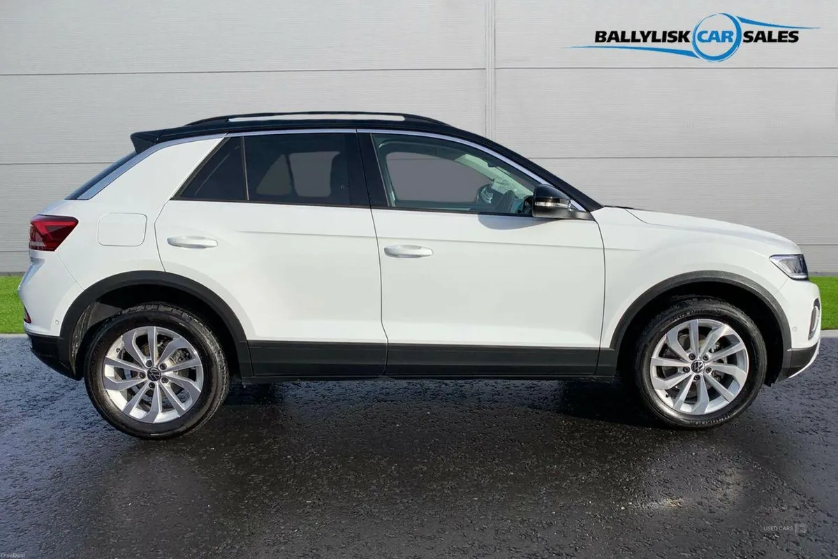 Volkswagen T-Roc 1.0 115PS TSI Match in White with - Image 3