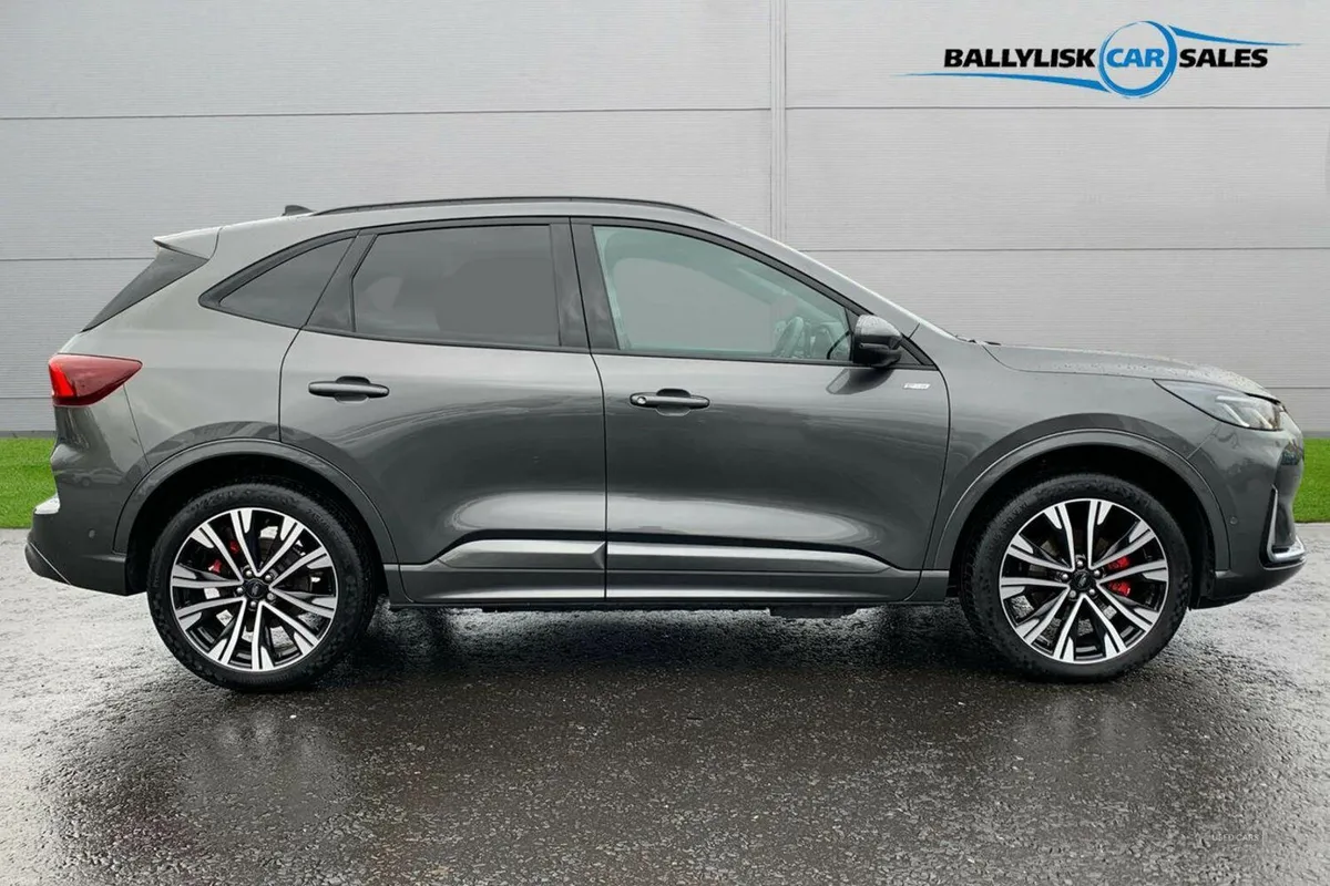 Ford Kuga 2.5 PHEV 14.4kWh ST-Line X in Magnetic w - Image 3