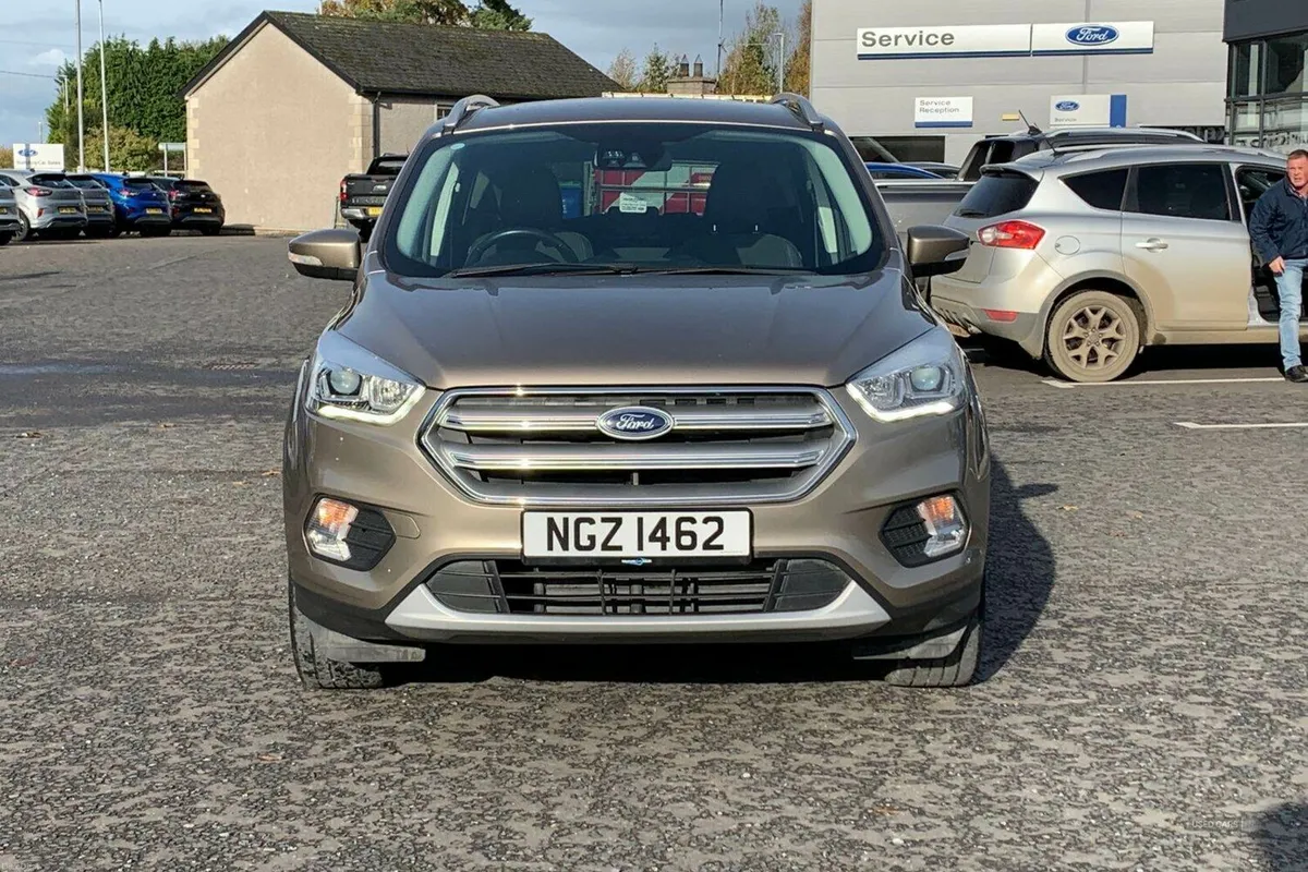 Ford Kuga 1.5 TDCi Titanium Edition in Diffused Si - Image 4