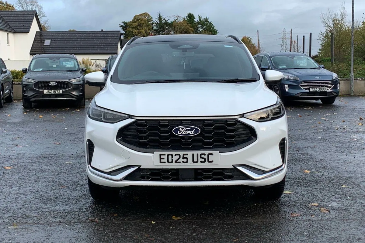 Ford Kuga 2.5 PHEV 14.4kWh ST-Line X in White with - Image 4
