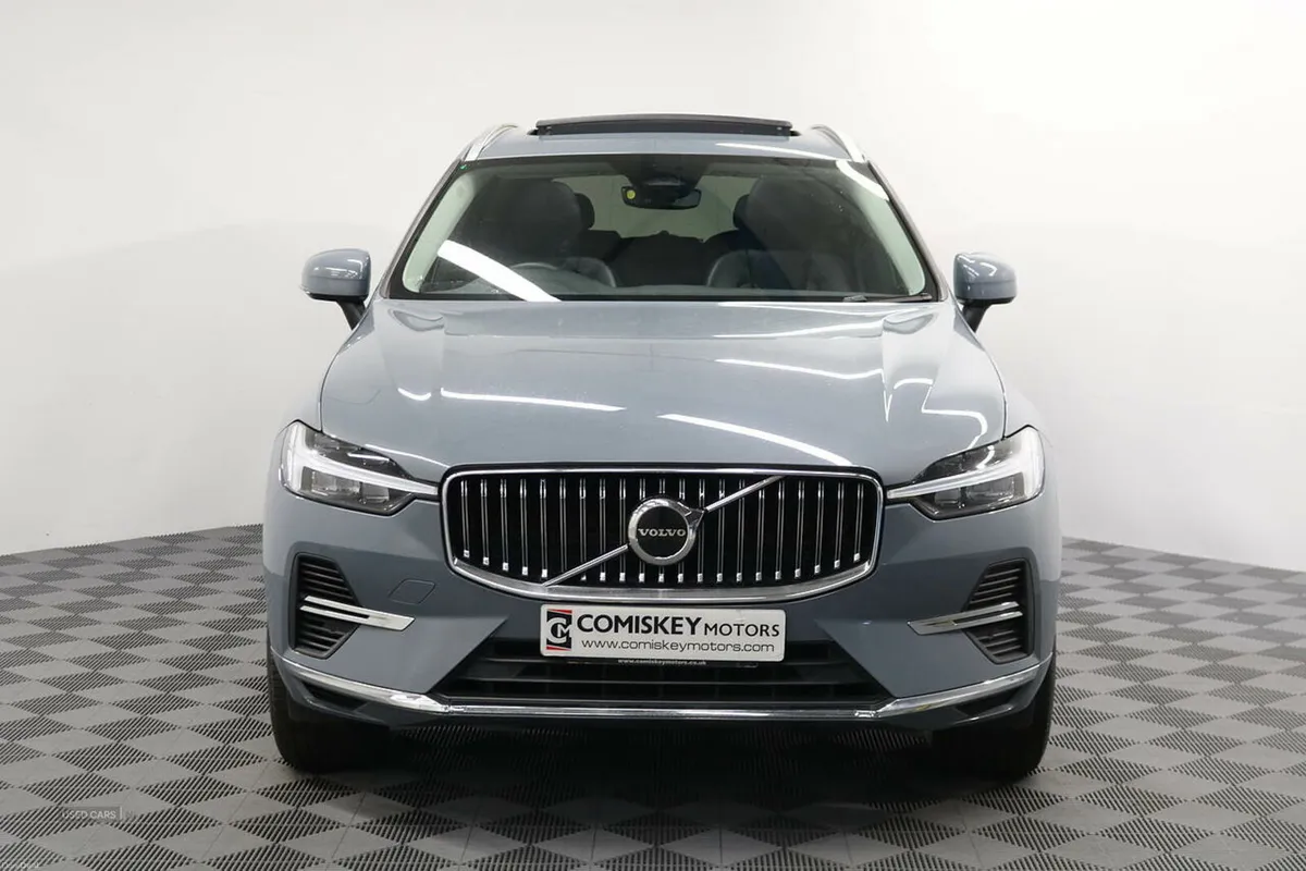 Volvo XC60 h T6 Core - Image 2