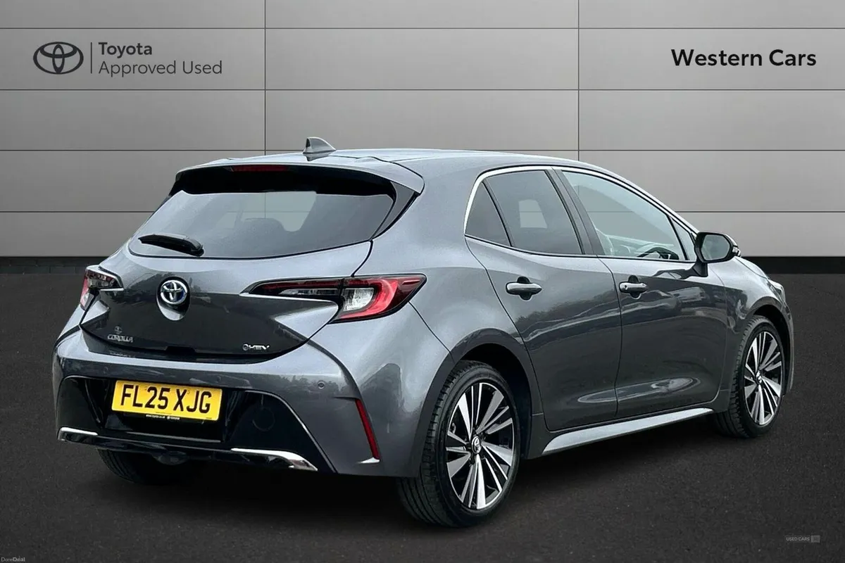Toyota Corolla 1.8 VVT-h Design CVT Euro 6 (s/s) 5 - Image 2