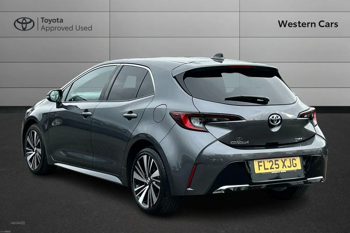 Toyota Corolla 1.8 VVT-h Design CVT Euro 6 (s/s) 5 - Image 4