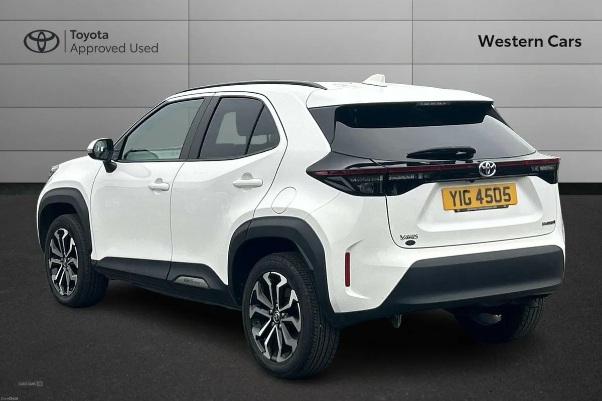 Toyota Yaris Cross 1.5 VVT-h Design SUV 5dr Petrol - Image 4