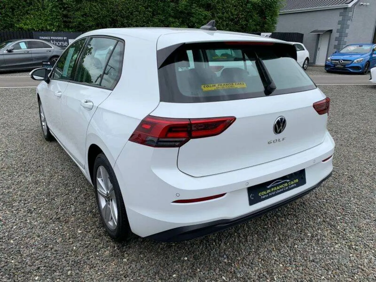 Volkswagen Golf Life - Image 3