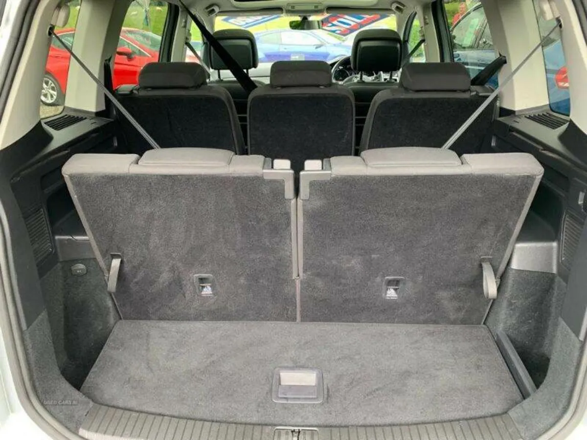 Volkswagen Touran SE Family - Image 6