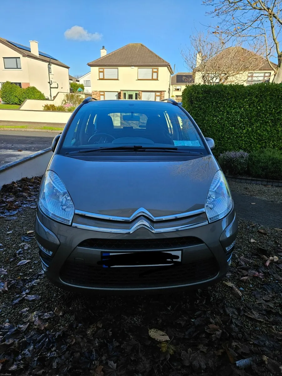 Low mileage & great family car: C4 Picasso 2012 - Image 2