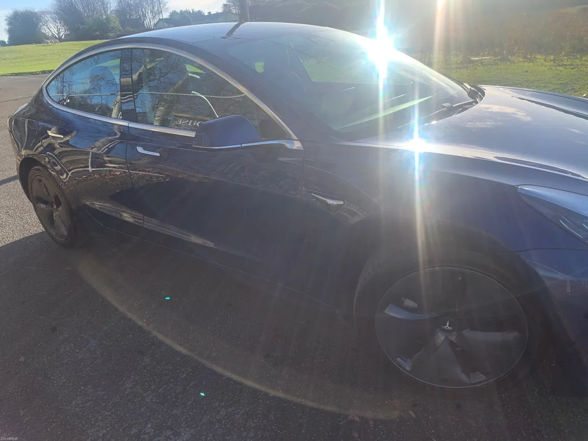 Tesla Model 3 - Image 4