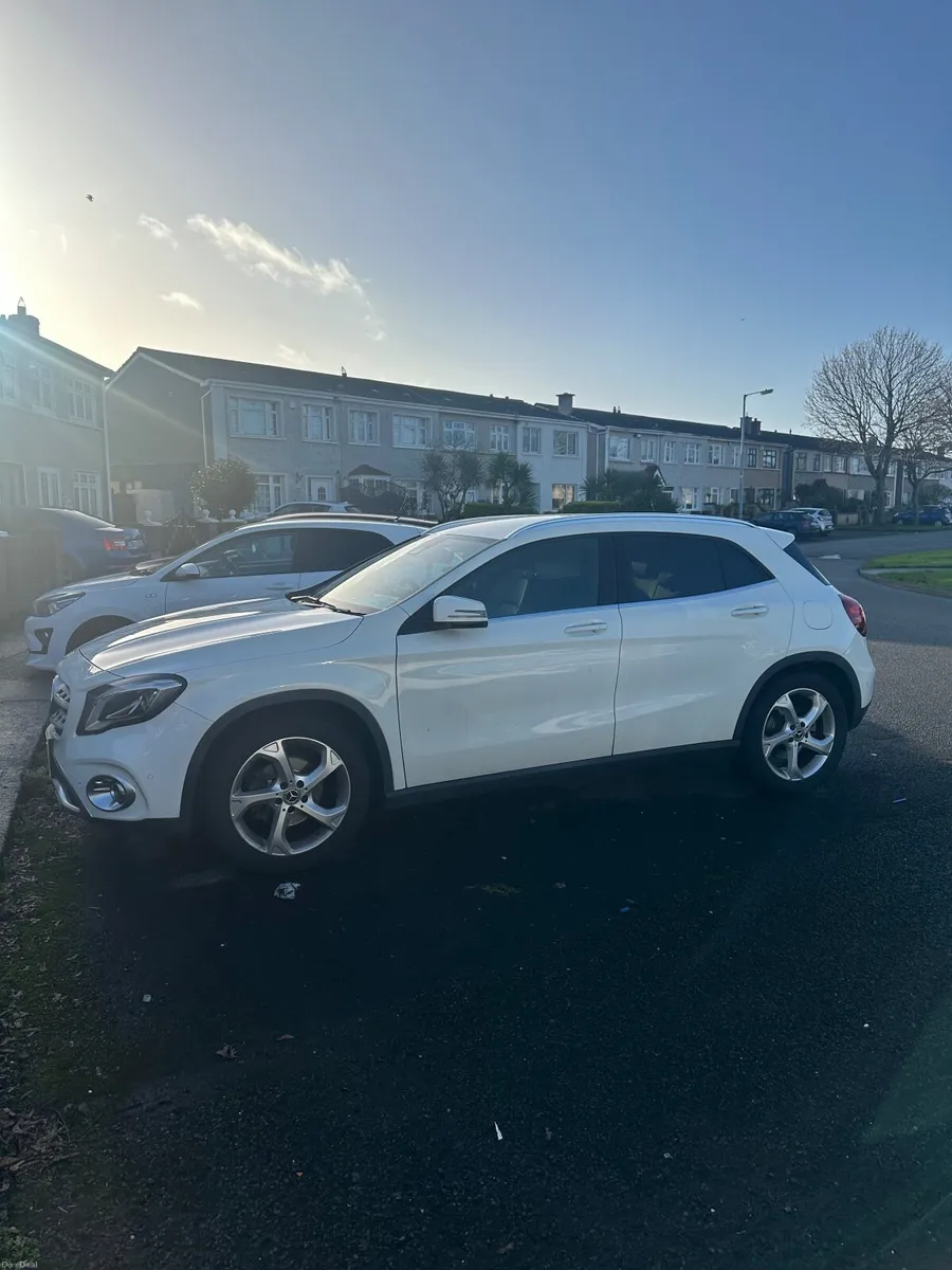 Mercedes-Benz GLA 180 (2017) - Low Mileage - Image 3