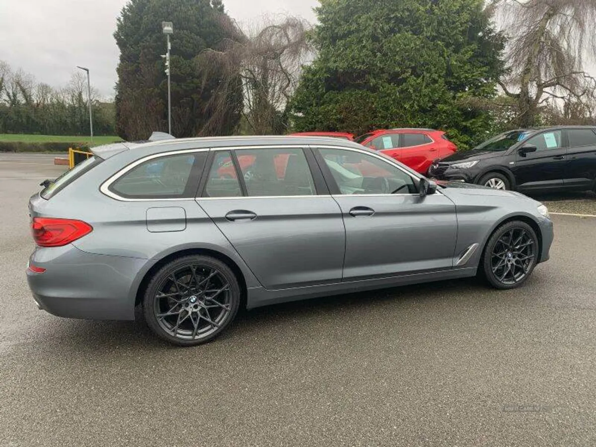 BMW 5-Series 520d SE - Image 6