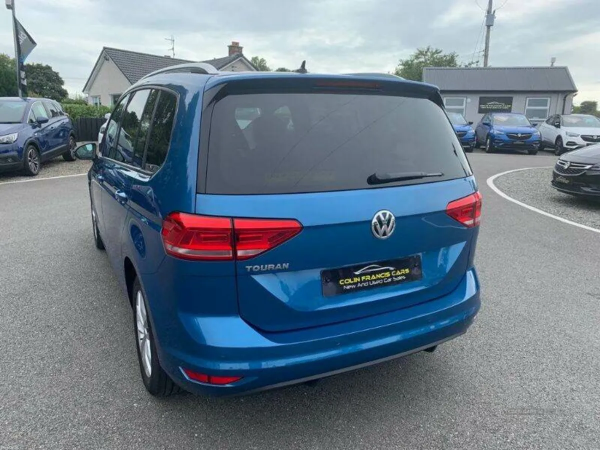 Volkswagen Touran SE - Image 4