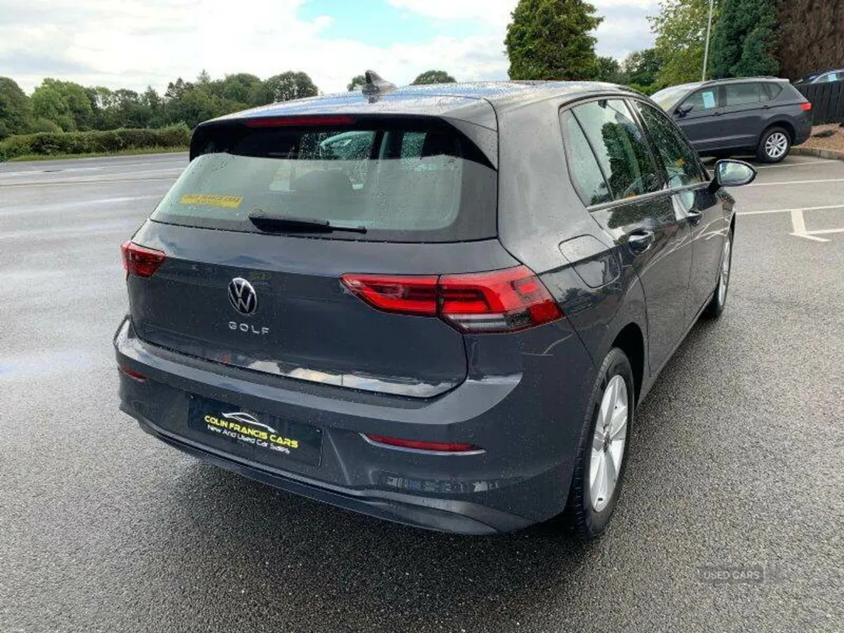 Volkswagen Golf Life - Image 5