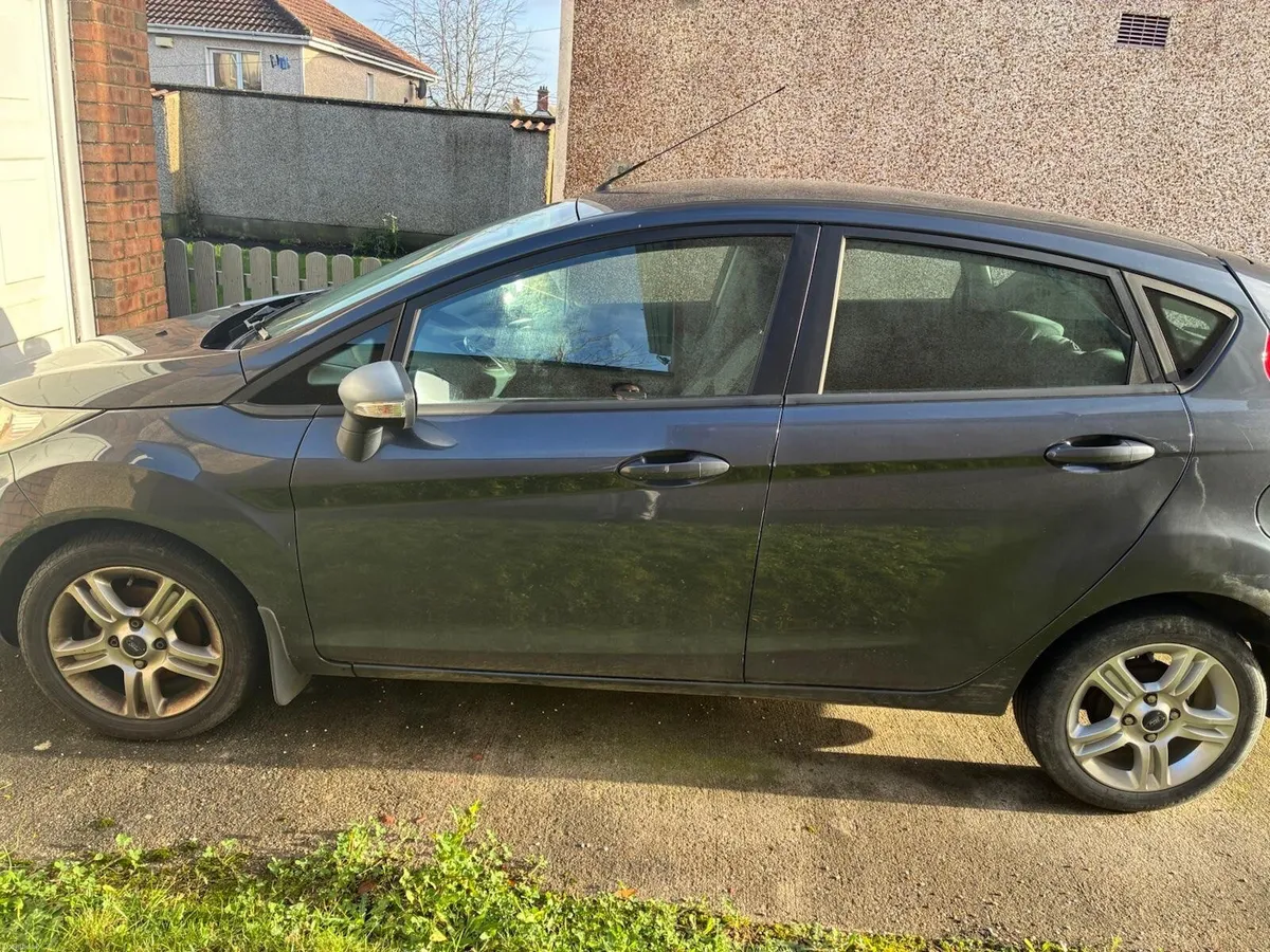 Ford Fiesta 2009 - Image 2