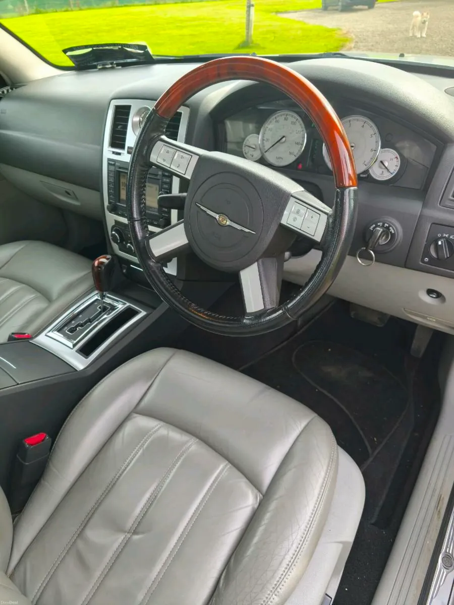Chrysler 300c V6 petrol - Image 5