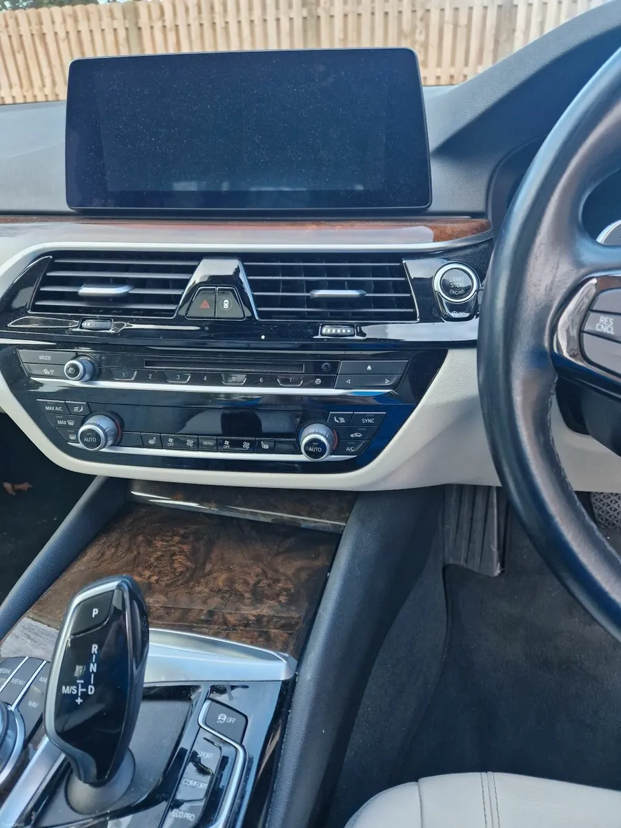 BMW 5-Series 2019 - Image 4