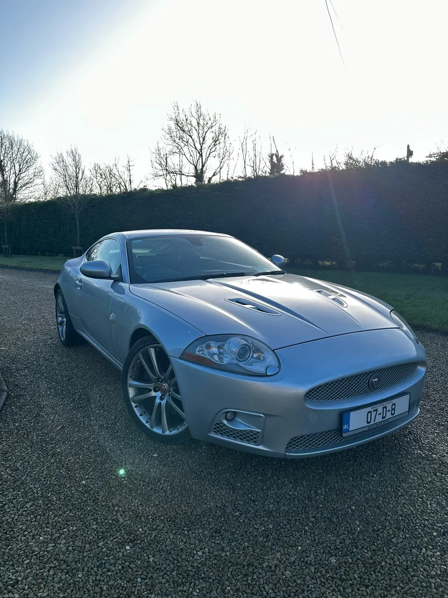 Jaguar XKR 4.2 V8 Supercharged - Image 2