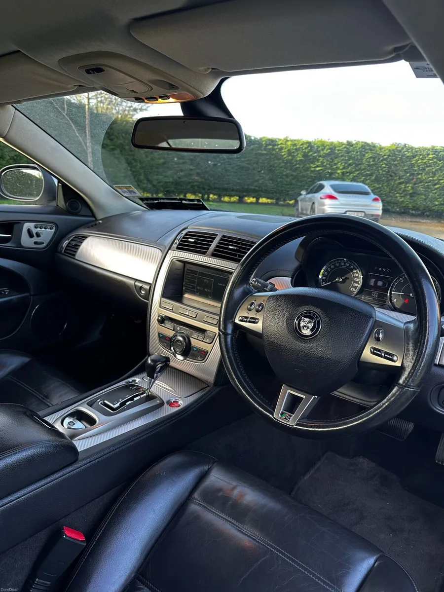 Jaguar XKR 4.2 V8 Supercharged - Image 3