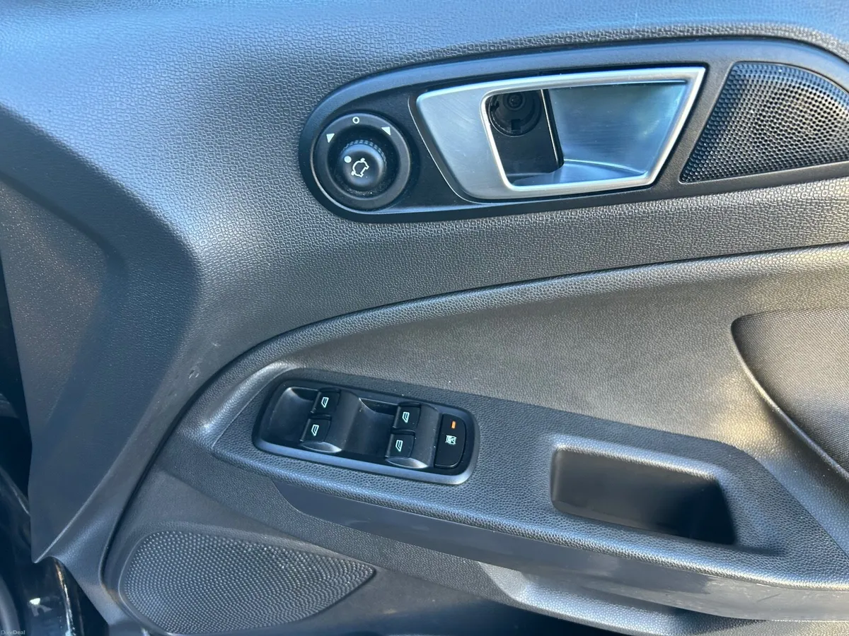 Ford EcoSport 2014 Petrol 1.5 - Image 4