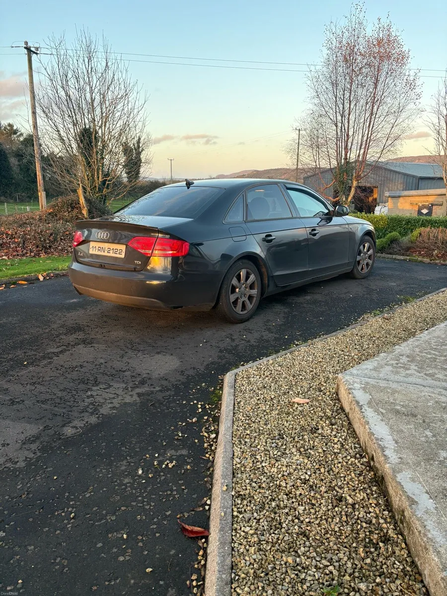 Black Audi a4 - Image 3