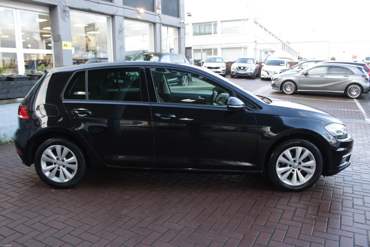 1.2TSI COMFORTLINE PLUS 5DR HATCHBACK  AUTO // 1 O - Image 3