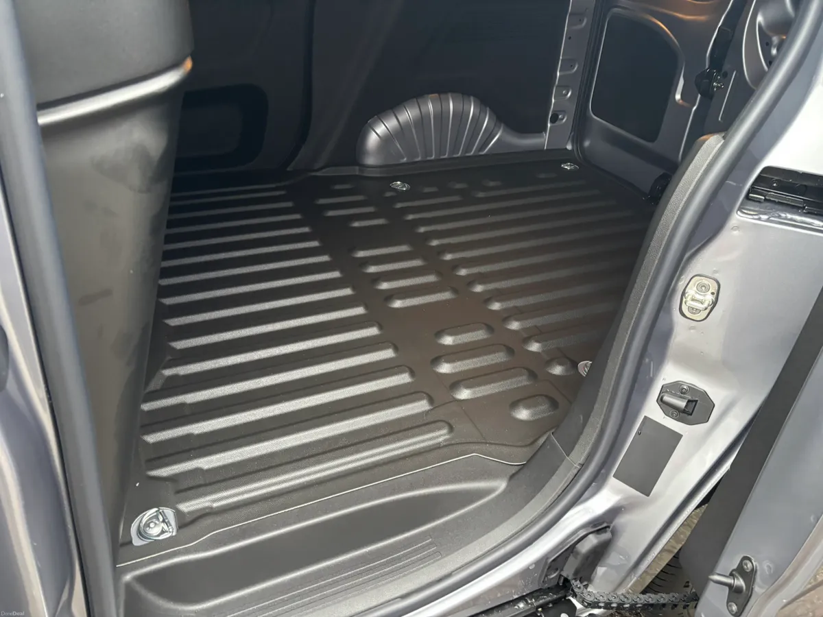 Pre reg Hi Spec Partner 2 seats - Image 4