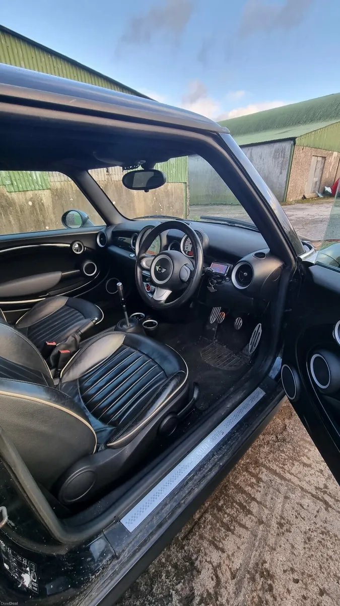 Mini Cooper s - Image 2