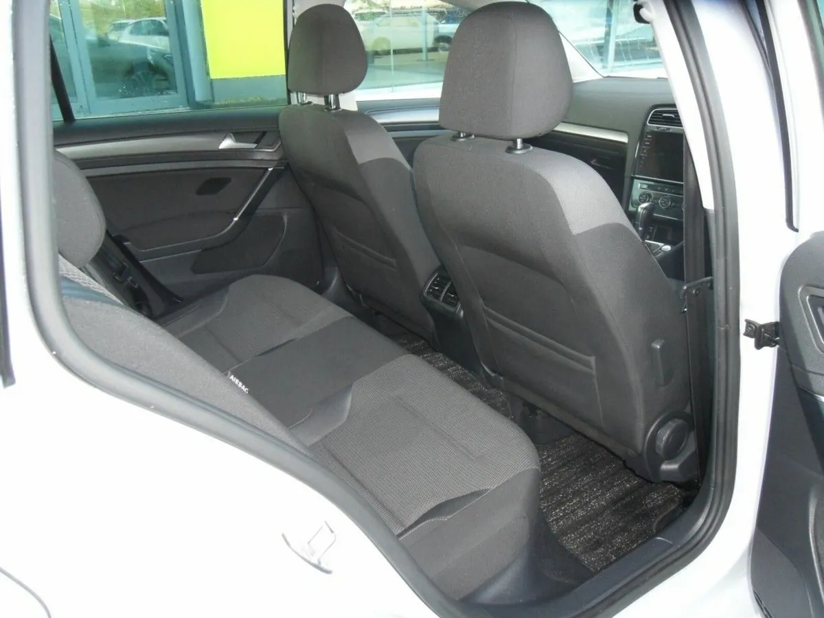 Volkswagen Golf Estate - Image 5