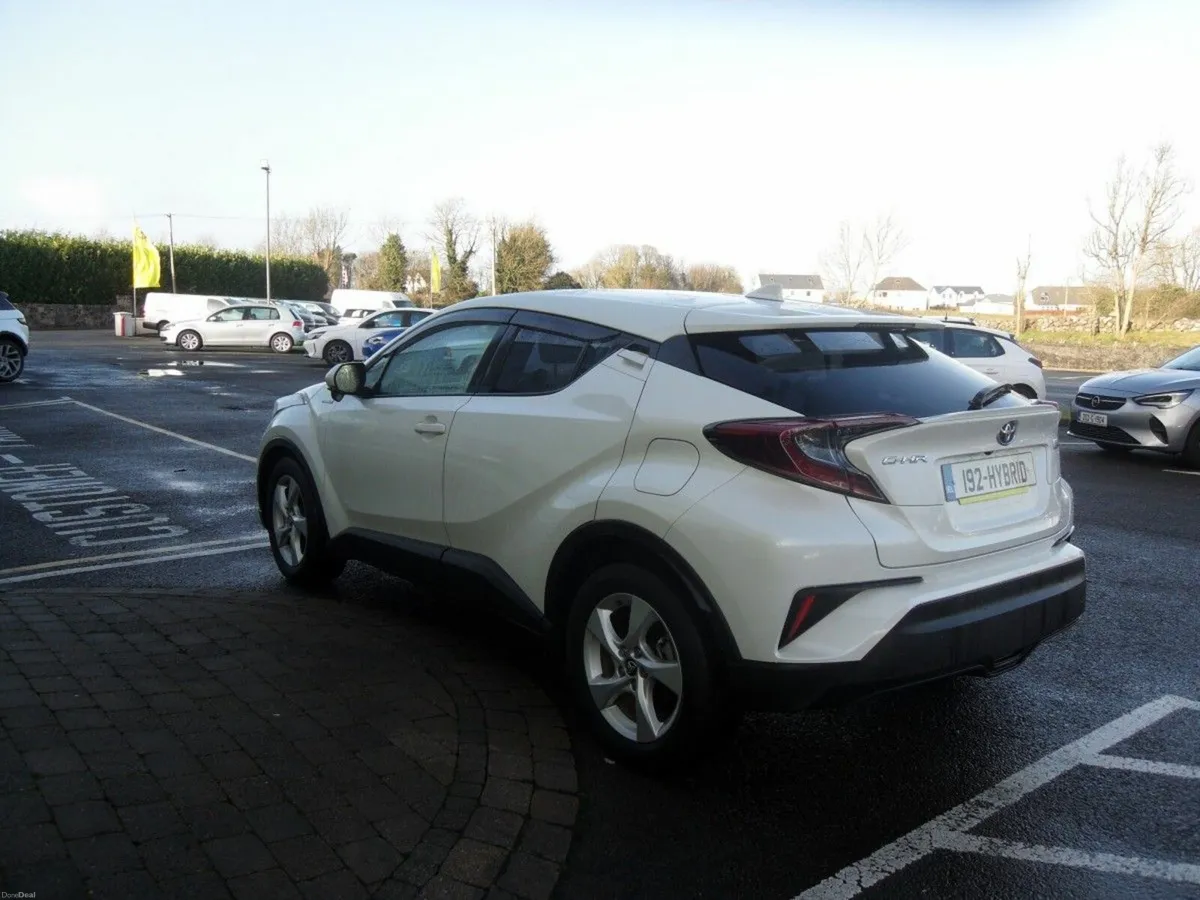 Toyota C-HR 1.8 - Image 3