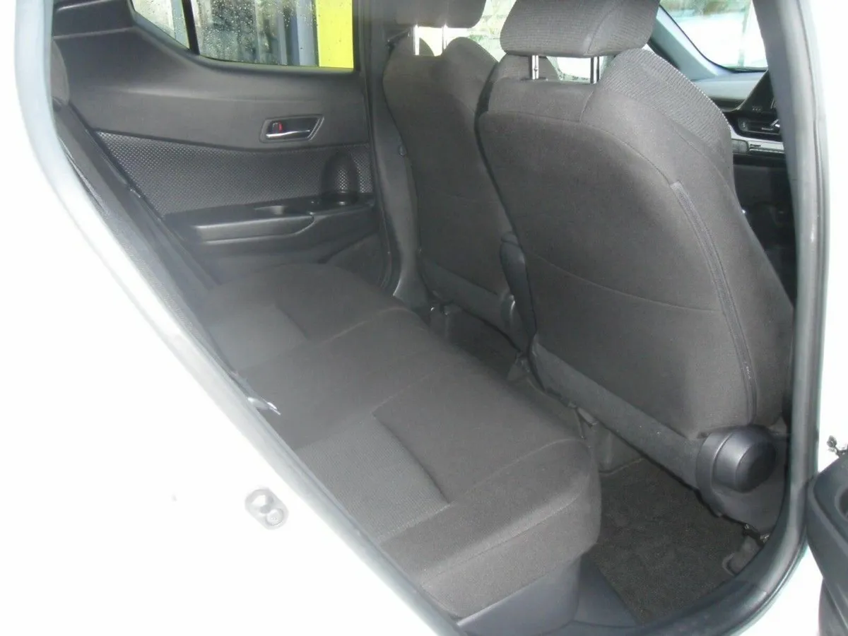 Toyota C-HR 2018 1.8 Petrol Hybrid Auto - Image 5