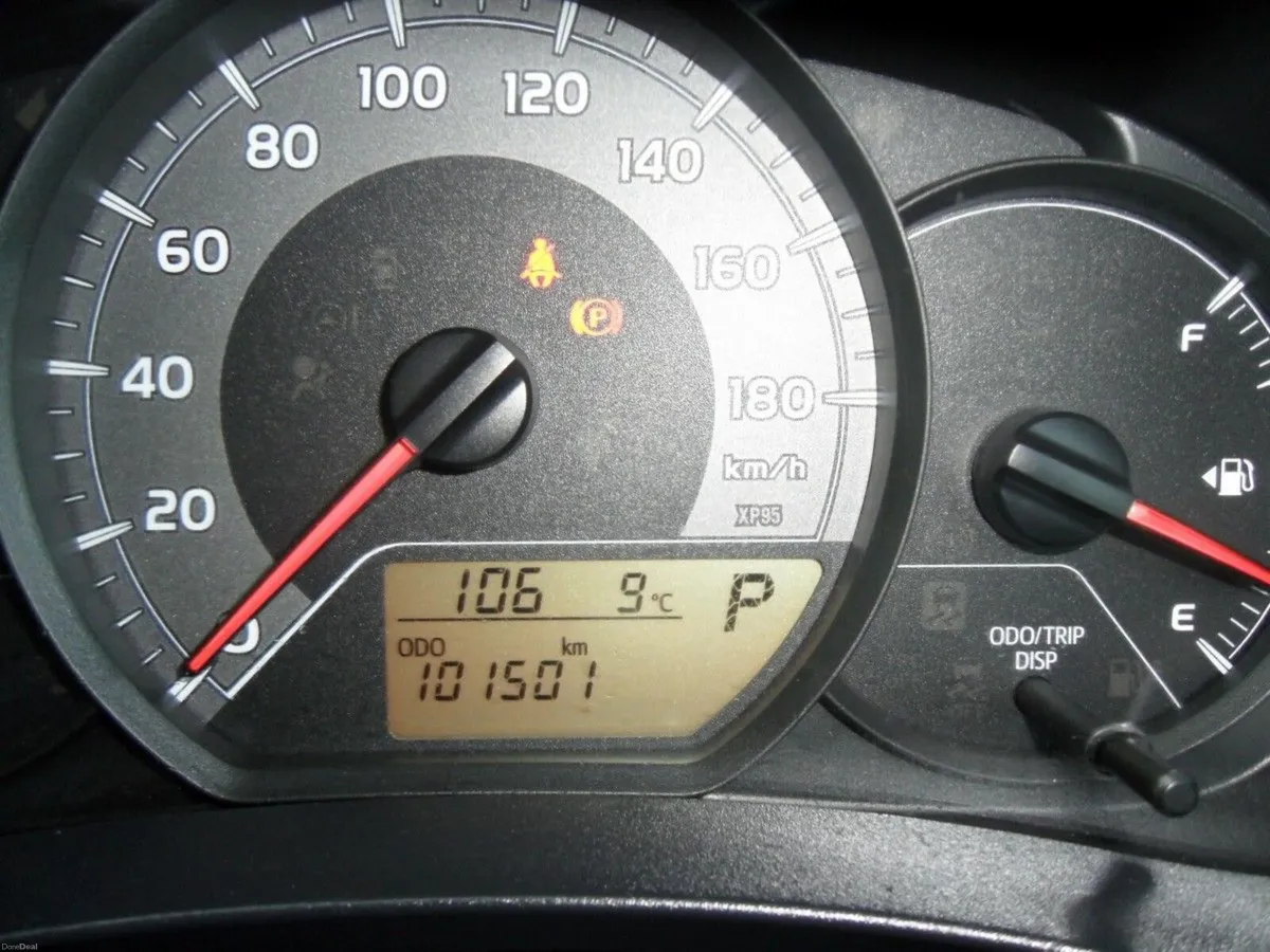 Toyota Vitz 1.0 - Image 5