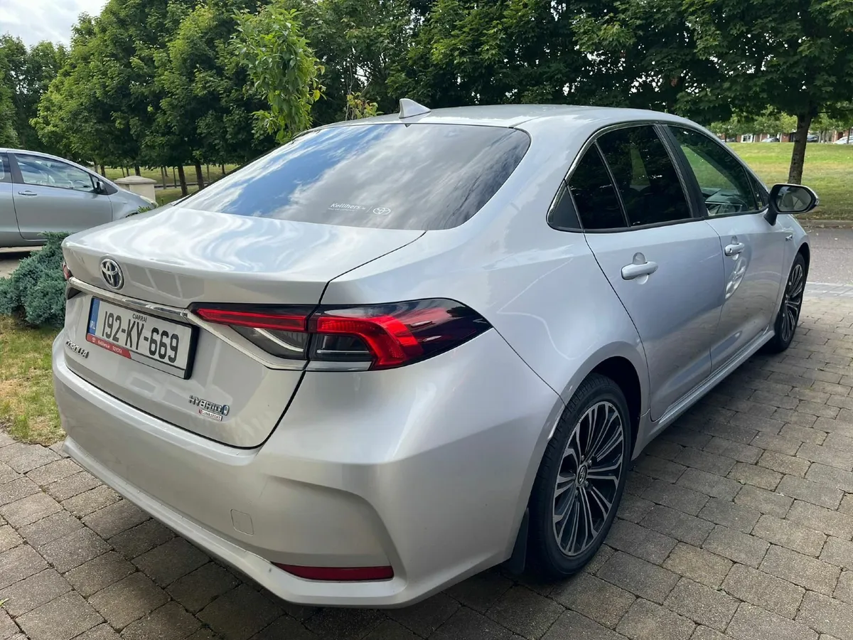 Toyota Corolla 2019 - Image 2