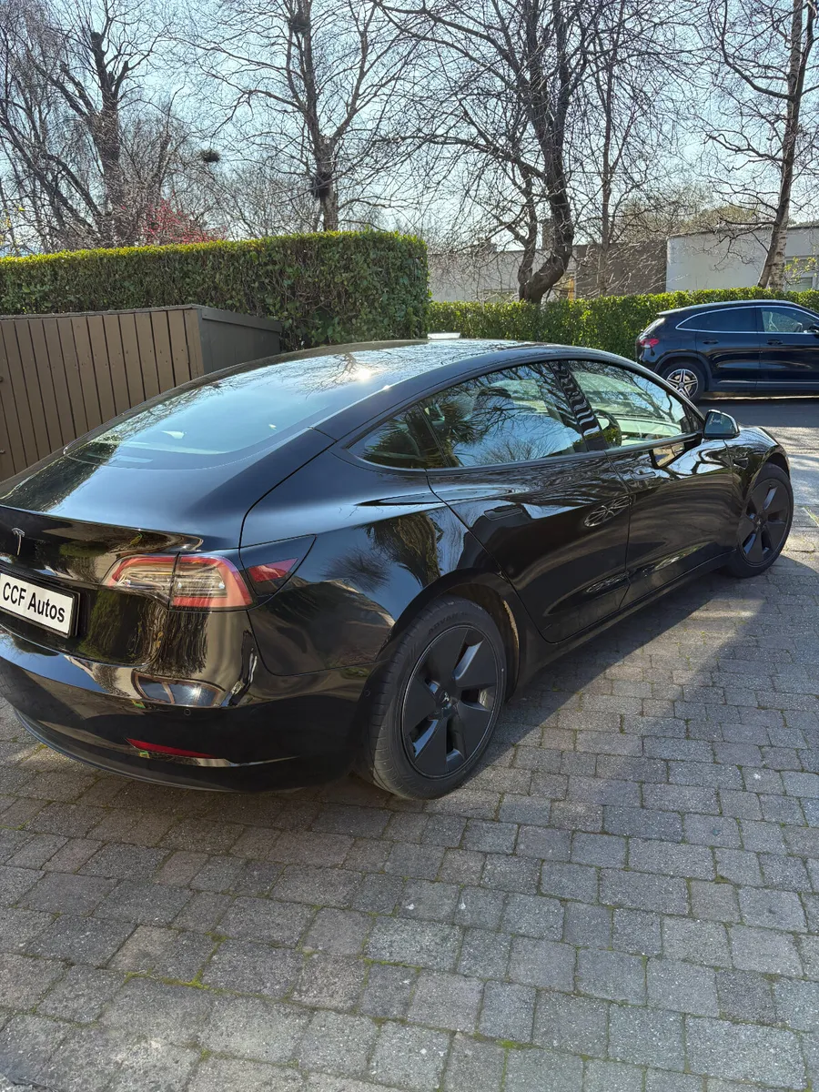 2021 Tesla Model 3 Standard Range Plus - Image 3